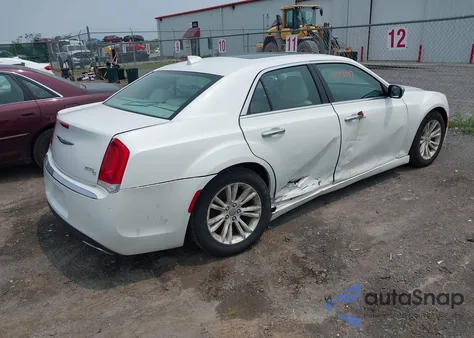 2015 Chrysler 300C z USA, uszkodzony, nr VIN 2C3CCAEG2FH802221